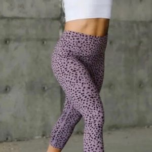 Zyia Active lilac jaguar fit n free high-rise. 24 inch length size 6–8.